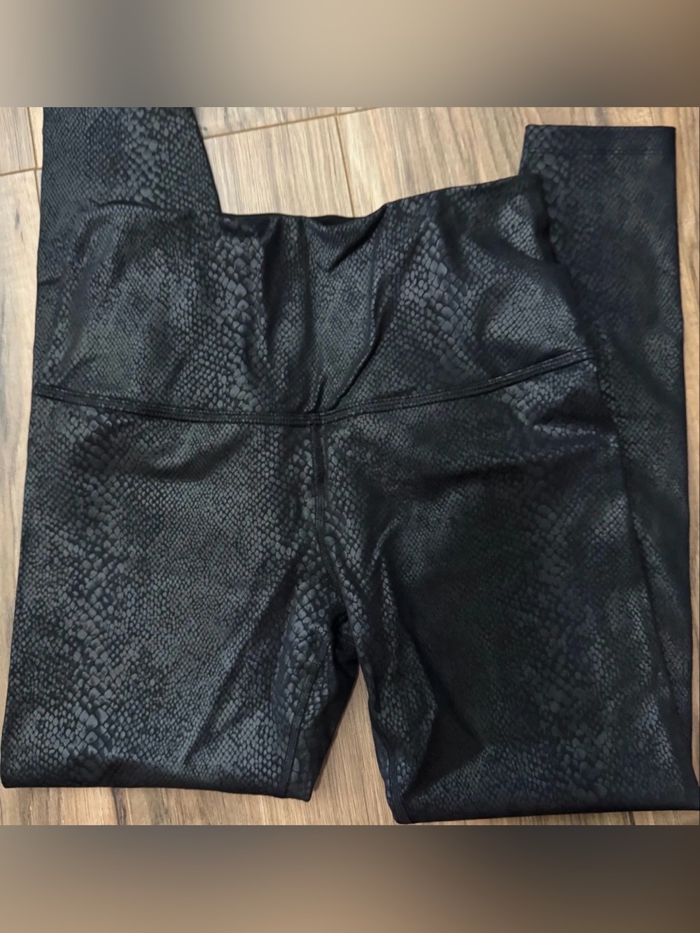 Beyond Yoga black leggings S 23” inseam